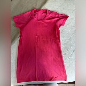 Lululemon swiftly tech 2.0 short sleeve lip gloss pink size 6